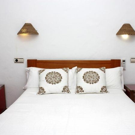 Hostal Extramuros كونيل ذي لا فرونتيرا المظهر الخارجي الصورة