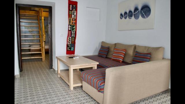 Hostal Extramuros كونيل ذي لا فرونتيرا المظهر الخارجي الصورة