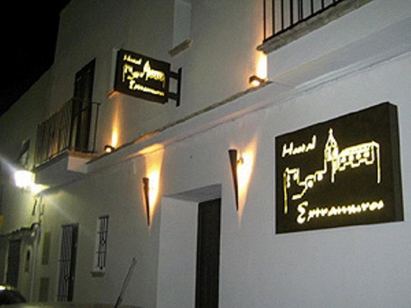 Hostal Extramuros كونيل ذي لا فرونتيرا المظهر الخارجي الصورة