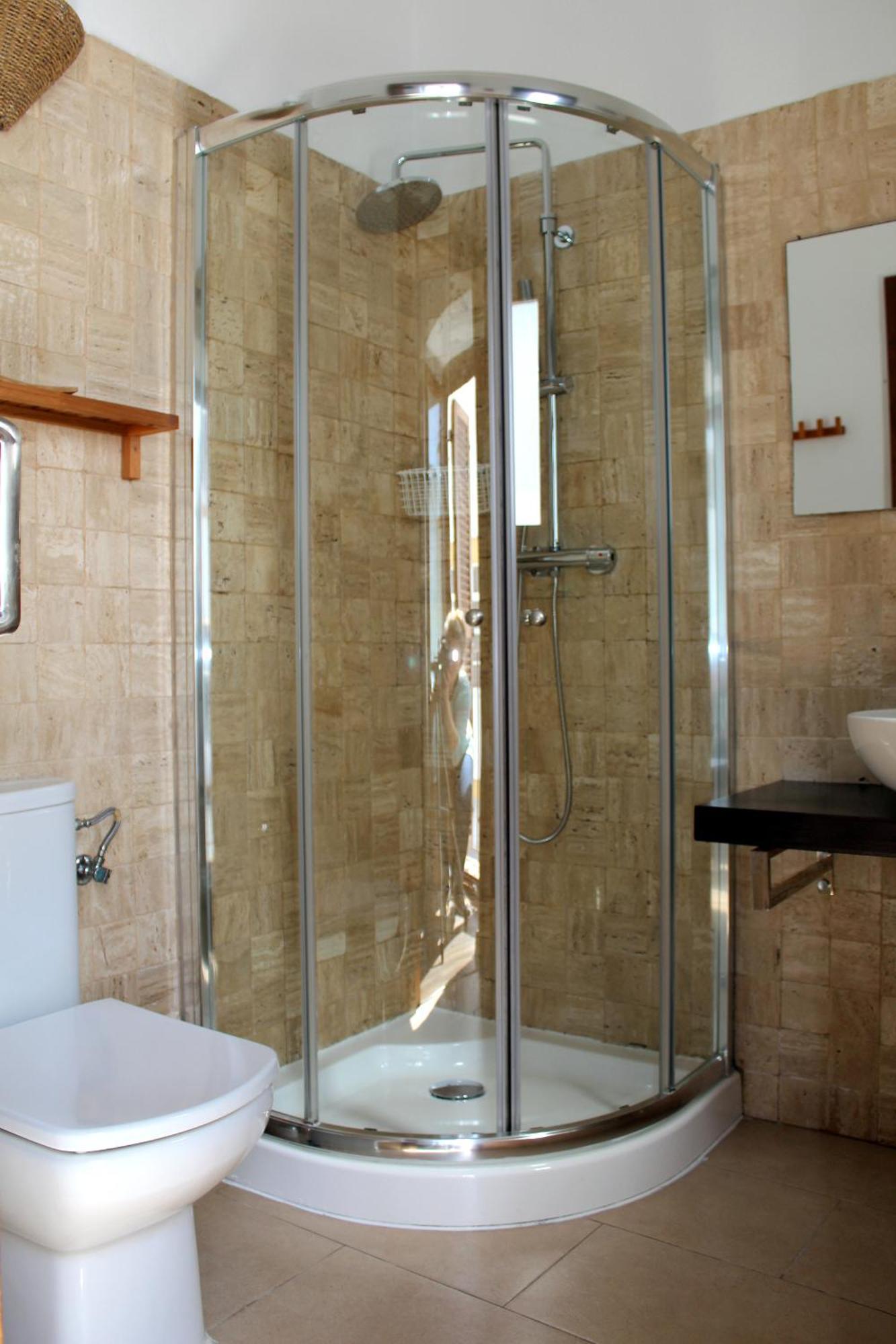 Hostal Extramuros كونيل ذي لا فرونتيرا المظهر الخارجي الصورة