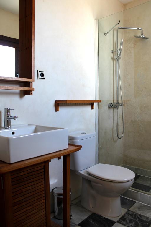Hostal Extramuros كونيل ذي لا فرونتيرا المظهر الخارجي الصورة