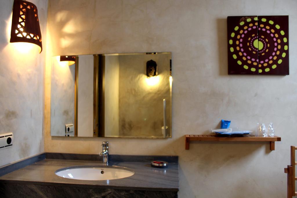 Hostal Extramuros كونيل ذي لا فرونتيرا المظهر الخارجي الصورة