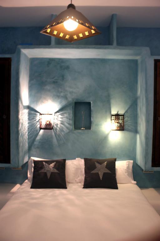 Hostal Extramuros كونيل ذي لا فرونتيرا المظهر الخارجي الصورة