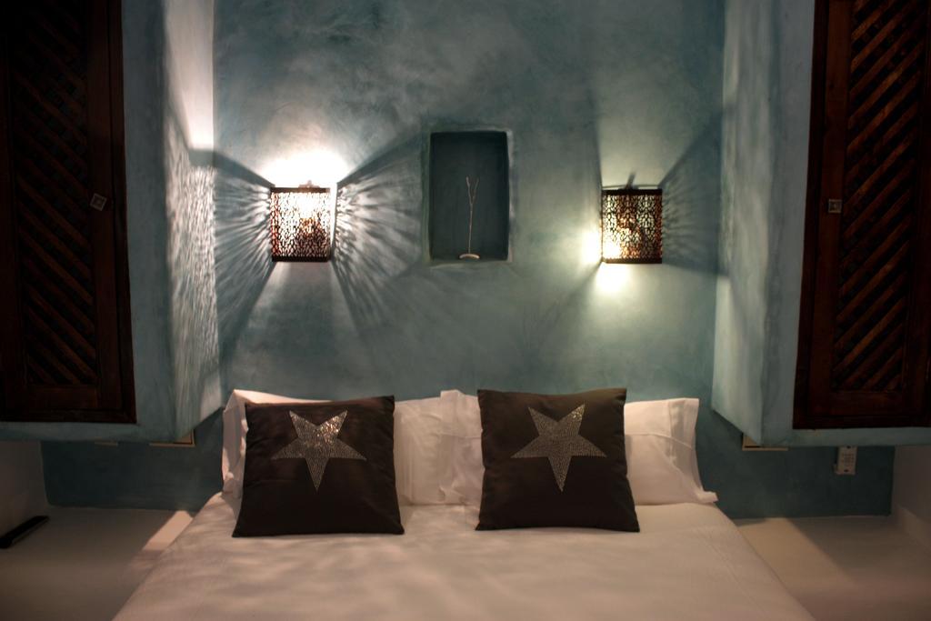 Hostal Extramuros كونيل ذي لا فرونتيرا المظهر الخارجي الصورة
