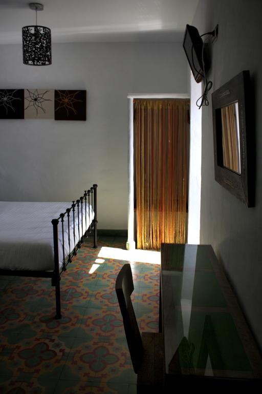 Hostal Extramuros كونيل ذي لا فرونتيرا المظهر الخارجي الصورة